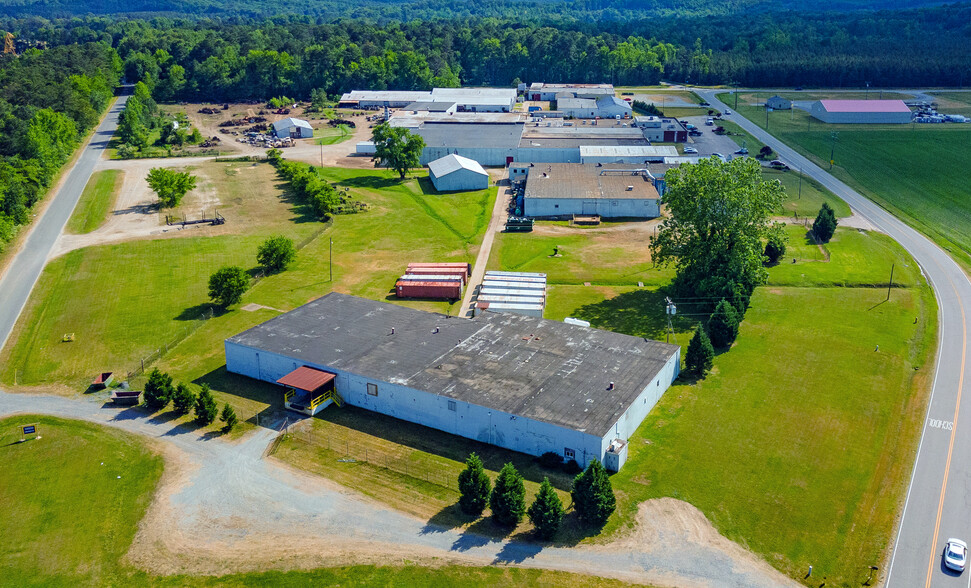 Primary Photo Of 1076 Airport Rd, Tappahannock Warehouse For Lease