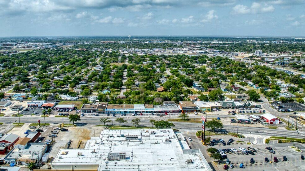 More Photos Of 4321-4343 S Alameda St, Corpus Christi Storefront For Sale