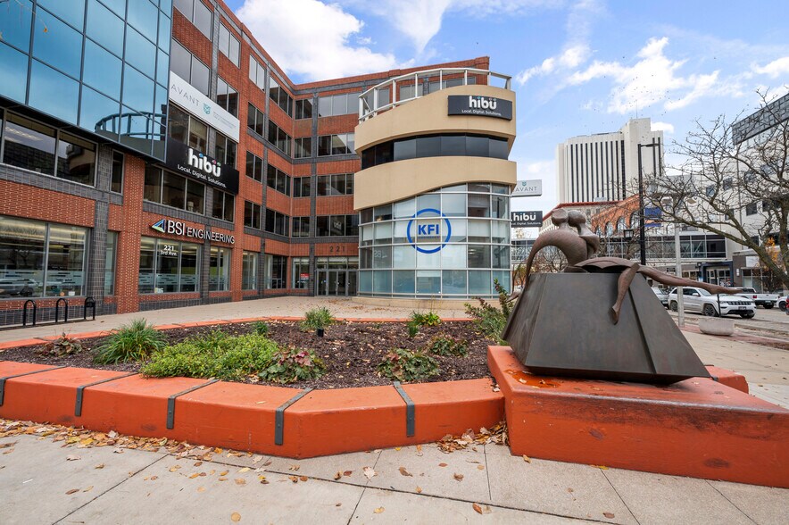 More Photos Of 221 3rd Ave SE, Cedar Rapids Unknown For Lease