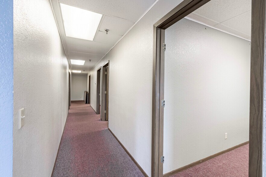 More Photos Of 14100-14170 23rd Ave N, Plymouth Unknown For Lease
