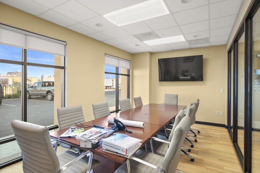 More Photos Of 3280 Liberty Square Pky, Turlock Warehouse For Lease