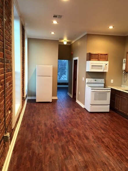 More Photos Of 200 W Main St, Marietta Storefront Retail Residential For Sale