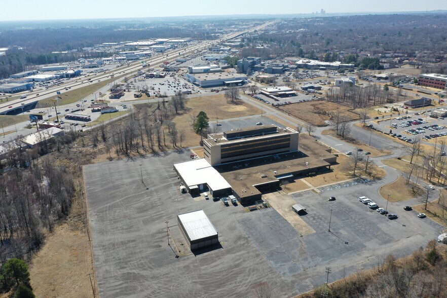 More Photos Of 2402 Wildwood Ave, North Little Rock Medical For Lease