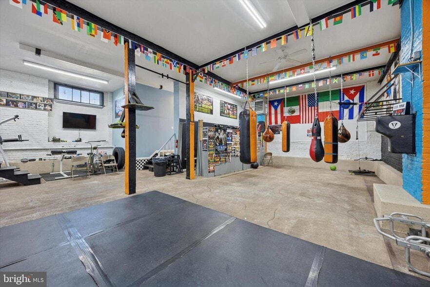 More Photos Of 840 E Atlantic St, Philadelphia Warehouse For Sale