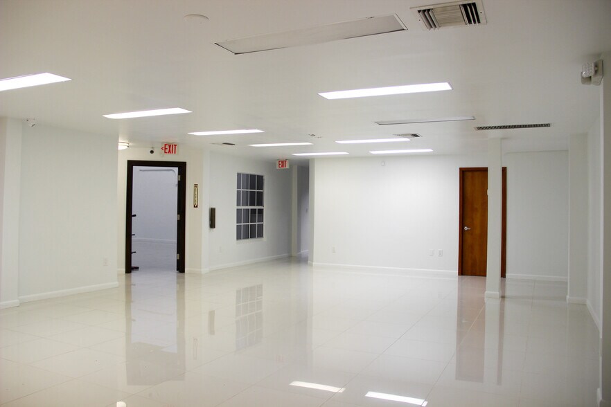 More Photos Of 3030-3050 NW 82nd Ave, Miami Showroom For Sale