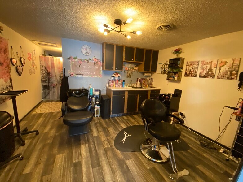 More Photos Of 312 S Federal Blvd, Riverton General Retail For Sale