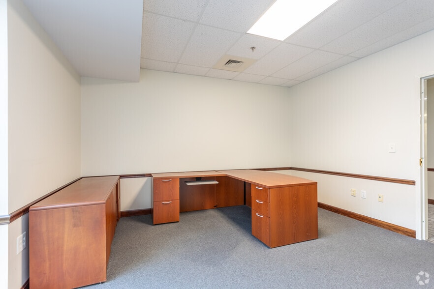 More Photos Of 308 W Rosemary St, Chapel Hill Office For Lease
