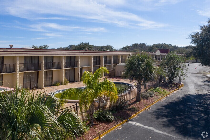 More Photos Of 1401 Atlantic Blvd, Neptune Beach Hotel For Lease