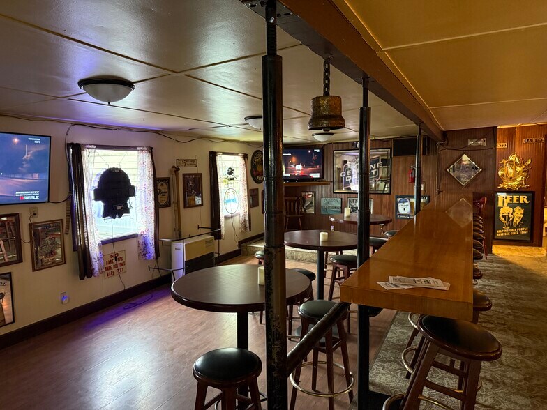 More Photos Of 51815 Kenai Spur Hwy, Kenai General Retail For Sale