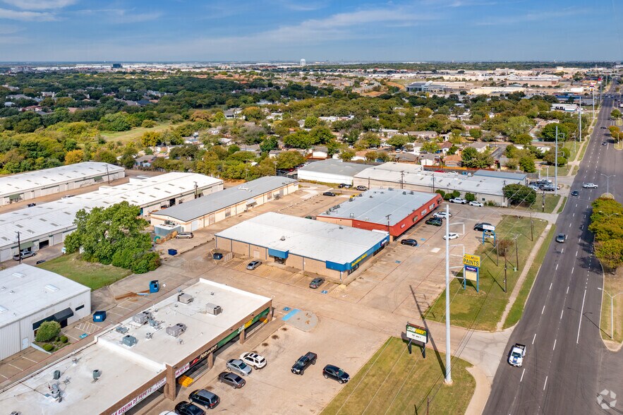 More Photos Of 825 N Belt Line Rd, Irving Freestanding For Lease