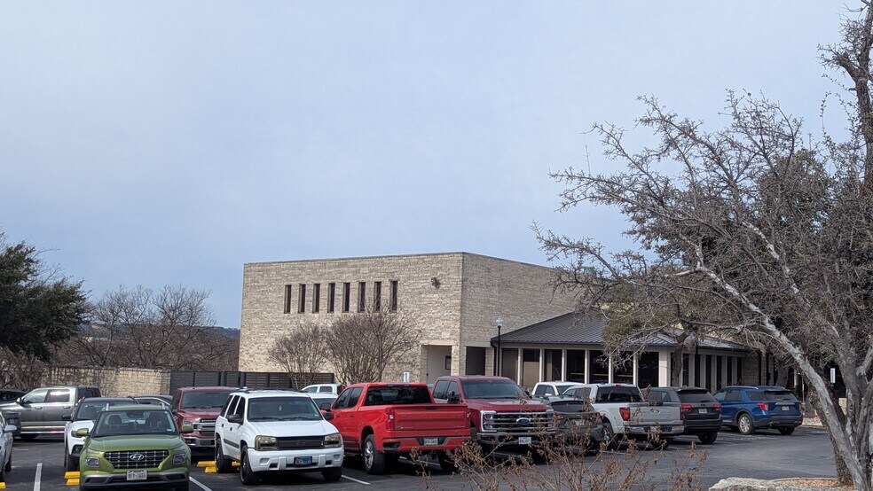 More Photos Of 741 Water St, Kerrville Loft Creative Space For Lease