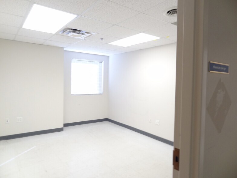 More Photos Of 1311-1319 Pineview Dr, Morgantown Medical For Lease