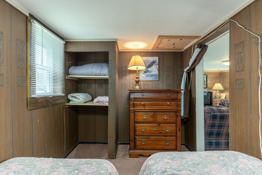 More Photos Of 229 E Lake Emily Rd, Crystal Falls Trailer Camper Park For Sale