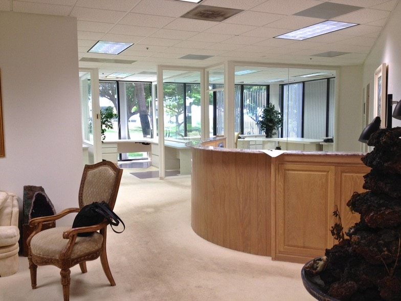 More Photos Of 535 Lipoa Pky, Kihei Office For Lease