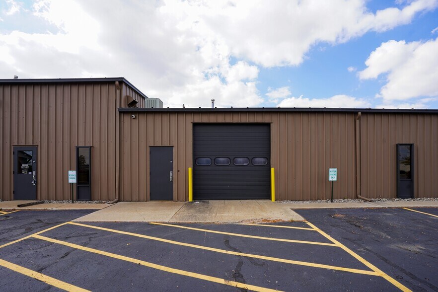 More Photos Of 4101 Merchant Rd, Fort Wayne Light Manufacturing For Lease