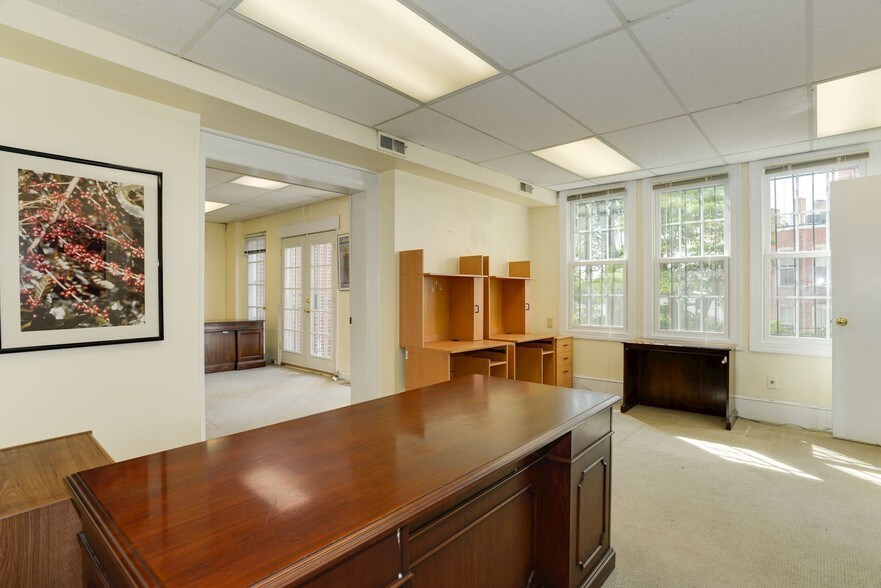 More Photos Of 2118 Leroy Pl NW, Washington Office For Sale