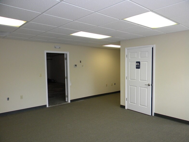 More Photos Of 305 Raleigh St, Wilmington Office For Lease