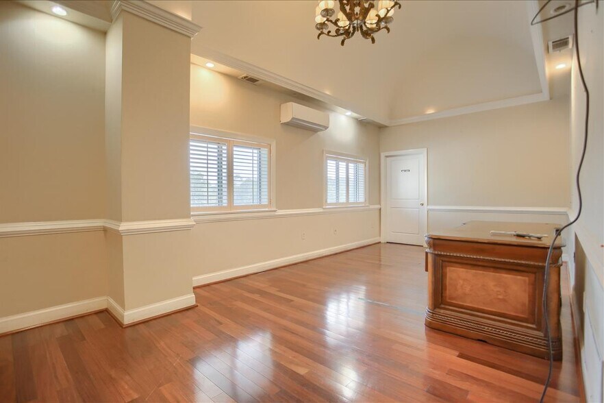 More Photos Of 2955 Felton Rd, Norristown Truck Terminal For Sale