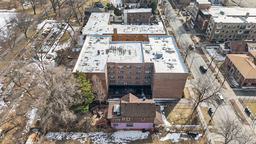 More Photos Of 7733 S South Shore Dr, Chicago Apartments For Sale
