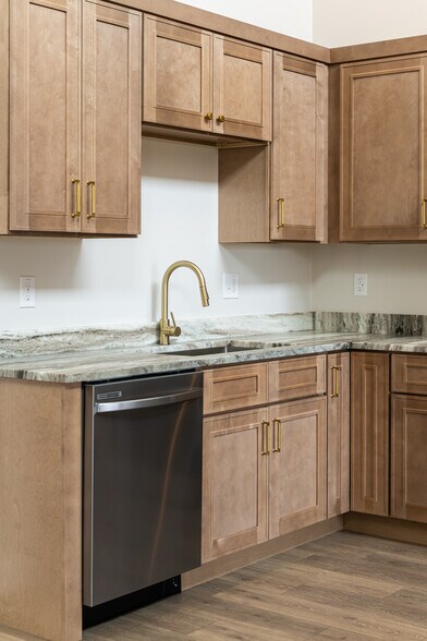 More Photos Of 153 Hackleburg Ln, Hendersonville Multifamily For Sale