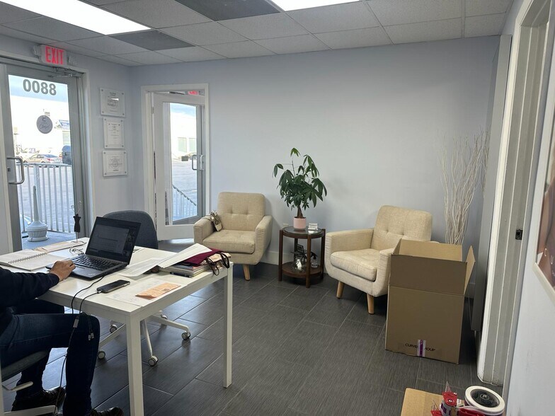 More Photos Of 8740-8890 NW 102nd St, Medley Warehouse For Lease