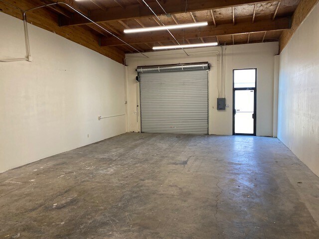 More Photos Of 31 Pamaron Way, Novato Office For Lease