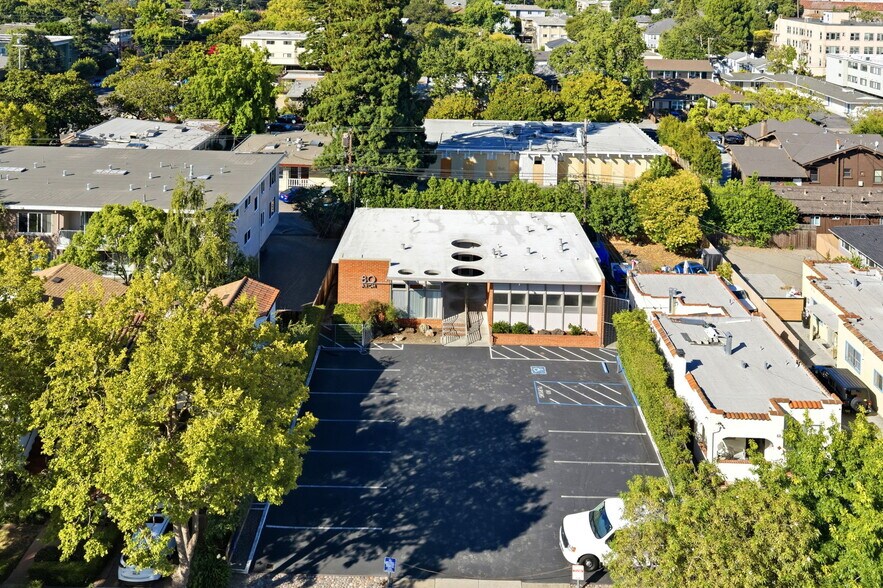 More Photos Of 80 Arch St, Redwood City Medical For Sale