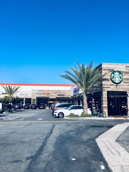 Primary Photo Of 4550-4578 Van Nuys Blvd, Sherman Oaks General Retail For Lease