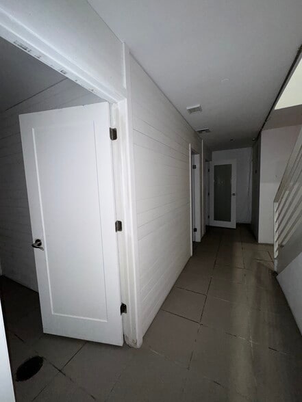 More Photos Of 182 Grand St, Brooklyn Storefront Retail Residential For Lease