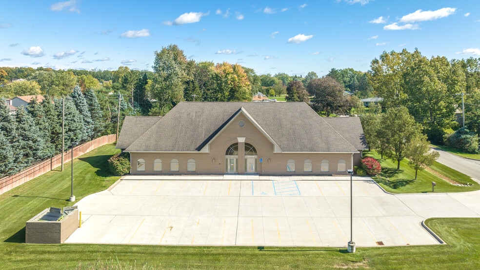 Primary Photo Of 33 Hiram St, Lake Orion Office For Lease