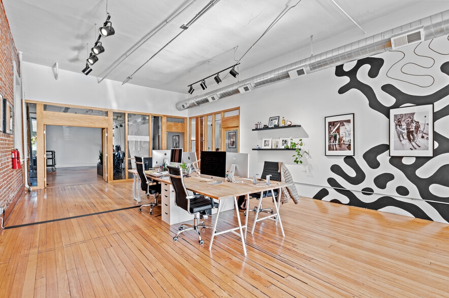 More Photos Of 2031-2033 Curtis St, Denver Apartments For Lease