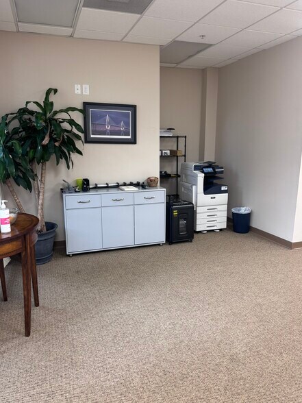 More Photos Of 497 Bramson Ct, Mount Pleasant Office For Lease