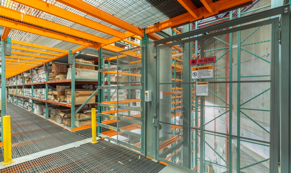 More Photos Of 6459 Box Springs Blvd, Riverside Manufacturing For Lease