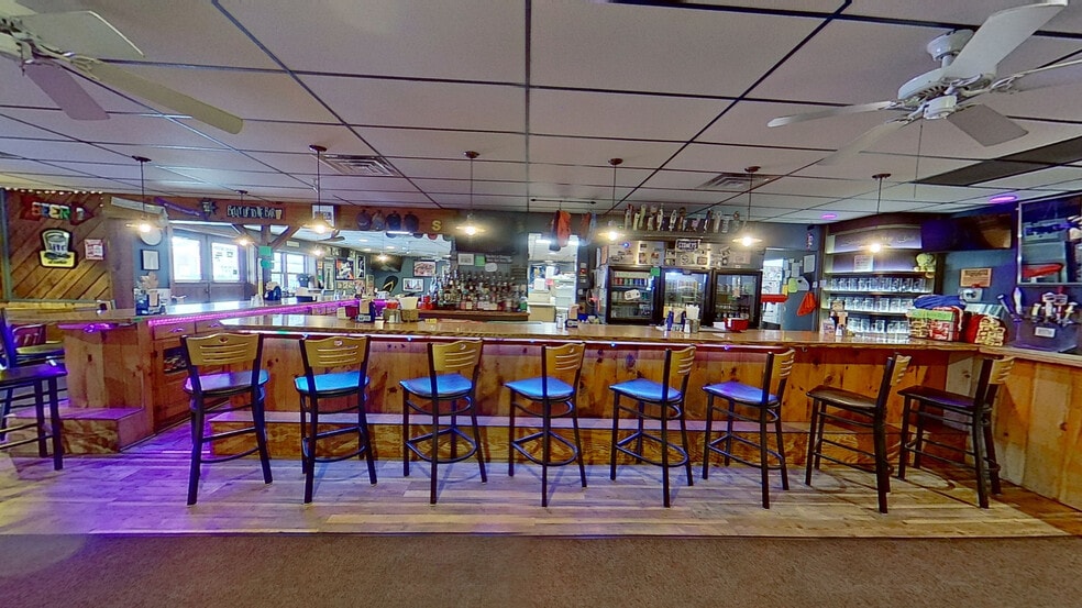 More Photos Of 2803 W Blanchard Rd, Winn Restaurant For Sale