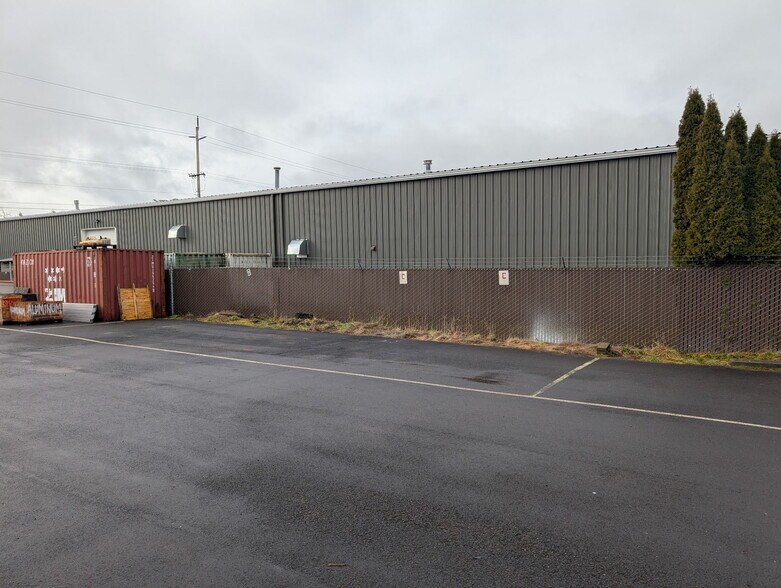 More Photos Of 163 SW Freeman Ave, Hillsboro Warehouse For Sale