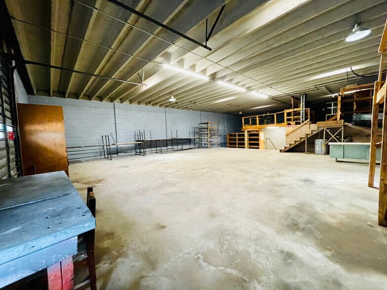 More Photos Of 500 W Fleming Dr, Morganton Warehouse For Lease