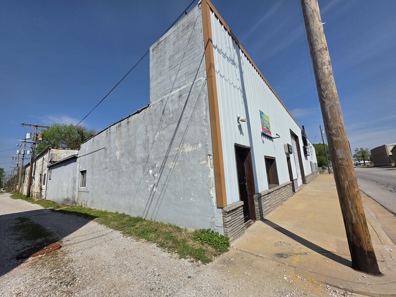 More Photos Of 220 Madison st, Webb City Industrial For Sale