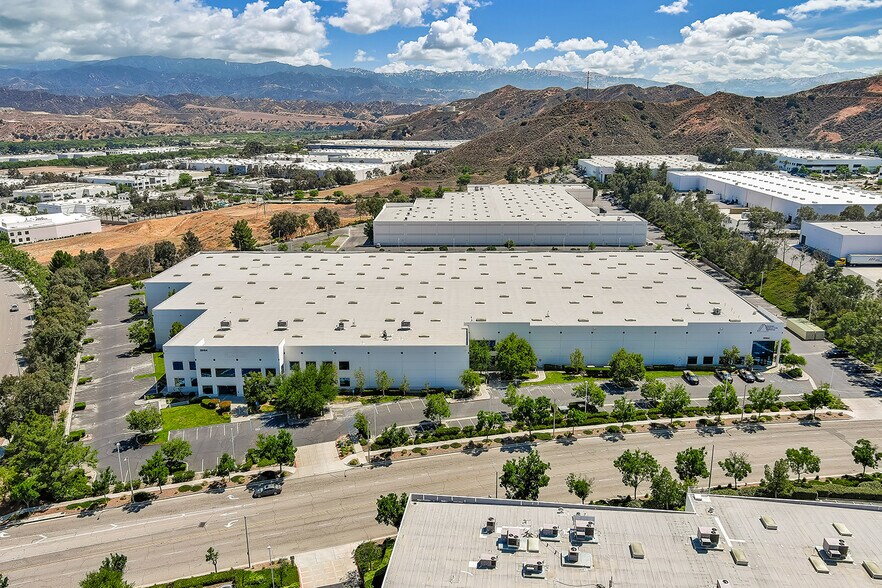 Primary Photo Of 28104-28144 Witherspoon Pky, Valencia Warehouse For Lease