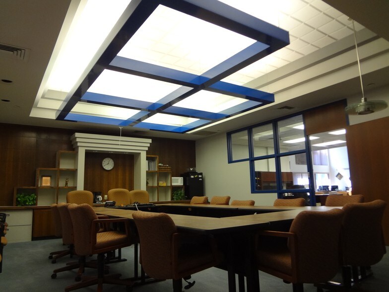 More Photos Of 222 W 6th St, Junction City Office For Sale
