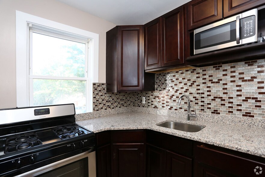 More Photos Of 12-16 Groton St, Hartford Apartments For Sale