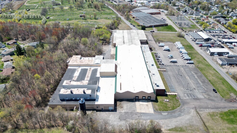 More Photos Of 600 Sanders St, Scranton Warehouse For Lease