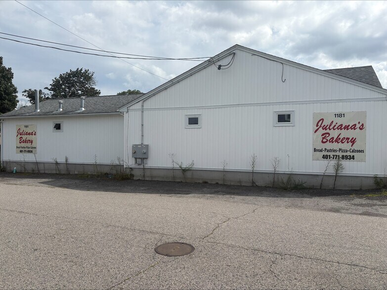 More Photos Of 1181 High St, Cumberland Storefront For Sale