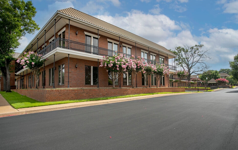 More Photos Of 3300 S Broadway Ave, Tyler Unknown For Lease