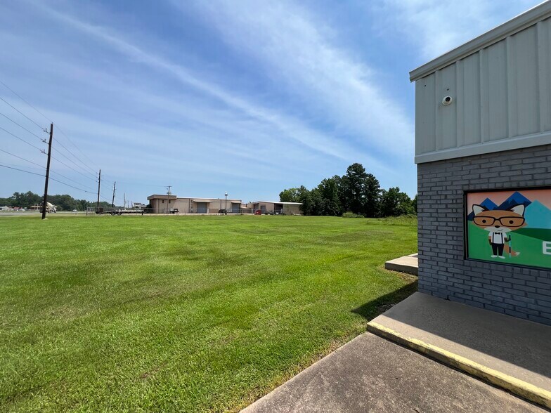 More Photos Of 11799 Mansfield Rd, Keithville Freestanding For Lease