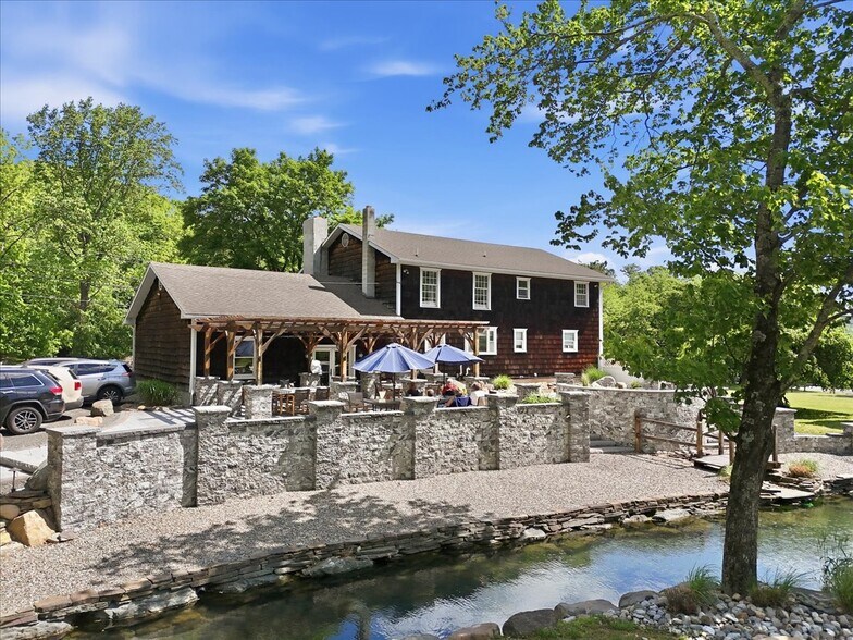 More Photos Of 145 Camelback Rd, Tannersville Restaurant For Sale