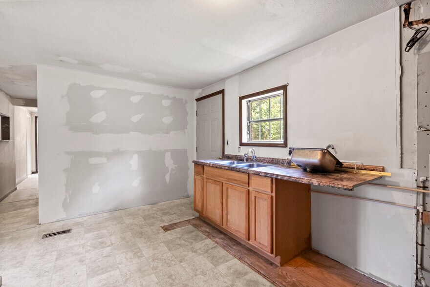 More Photos Of 130 Cooper Run, Shepherdsville Warehouse For Sale