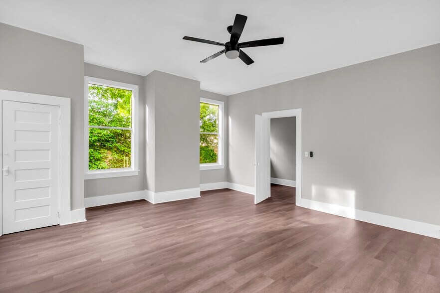 More Photos Of 123 Cottrell st, West Point Multifamily For Sale