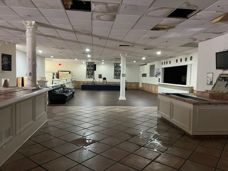 More Photos Of 16805 NW 12th Ave, Miami Hotel For Lease