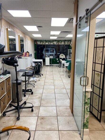 More Photos Of 6890 W Flagler St, Miami Storefront Retail Office For Lease