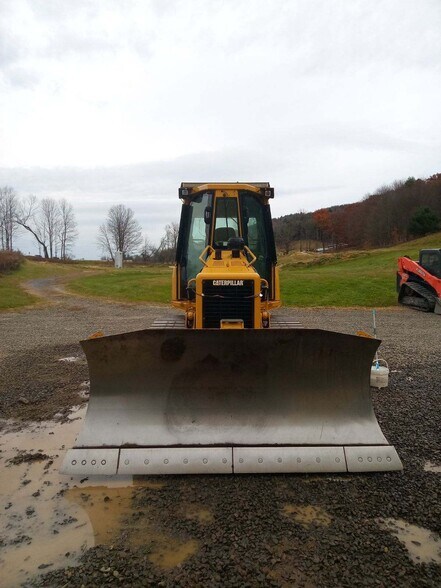 More Photos Of 224 Michael Ln, New Berlin Racetrack For Sale